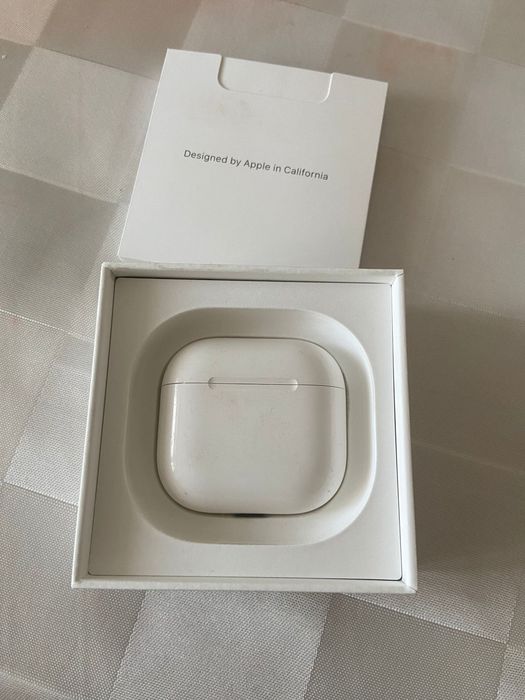 AirPods срочно продам