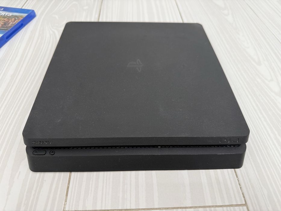 PlayStation 4 Slim