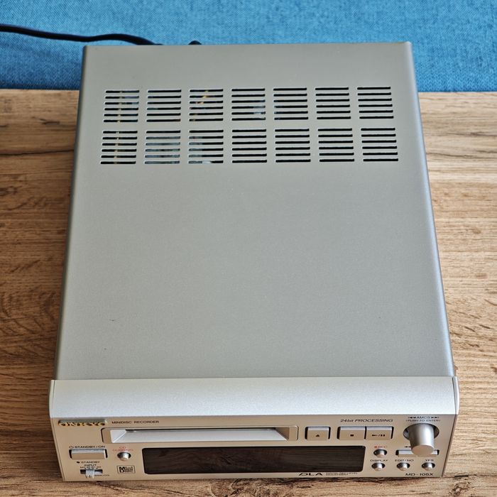 Onkyo MD-105X (европейска версия) [Intec 205 series]