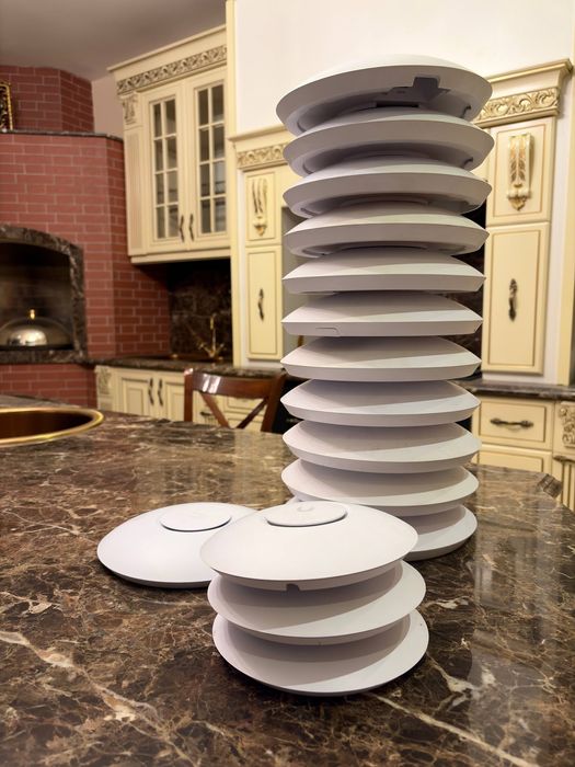 Unifi U6 Long-Range,  U6 Pro,  U6+,  U6 Lite