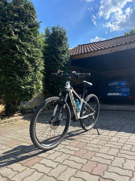 Bicicleta XC Cube