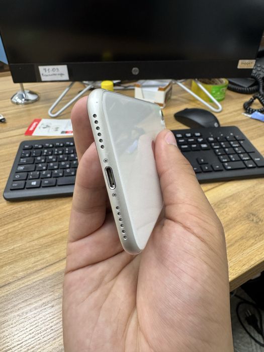 iPhone Se3 86% White