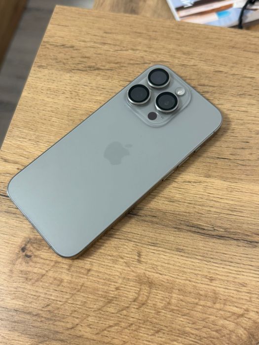 iPhone 15 pro 256 gb
