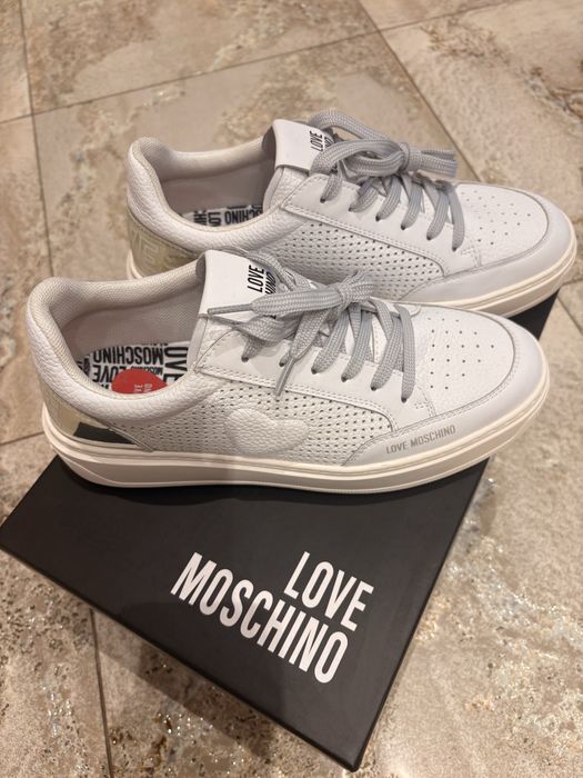 Love Moschino,39 номер