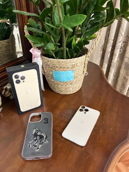 Продам айфон 13 про макс