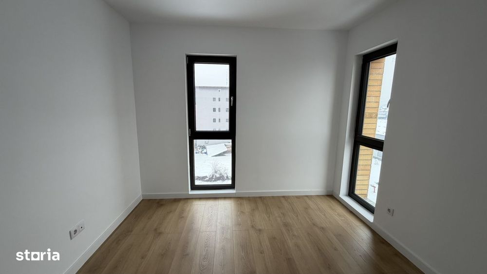 Apartament 3 camere, etaj 3, lift, bloc nou, zona Calea Moldovei — fotografia 1