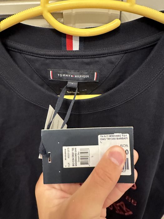 vand tricou tommy