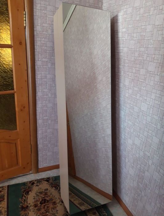 Продам обувницу с зеркалом