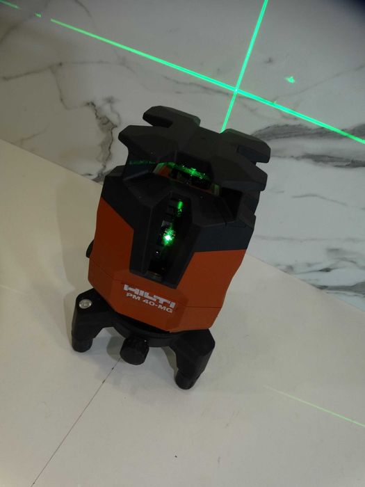 Hilti PM 40 MG - Мултилинеен лазер с зелен лъч