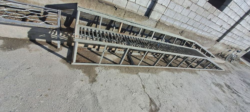 AvAvtomoyka  uchun estokada sotiladi