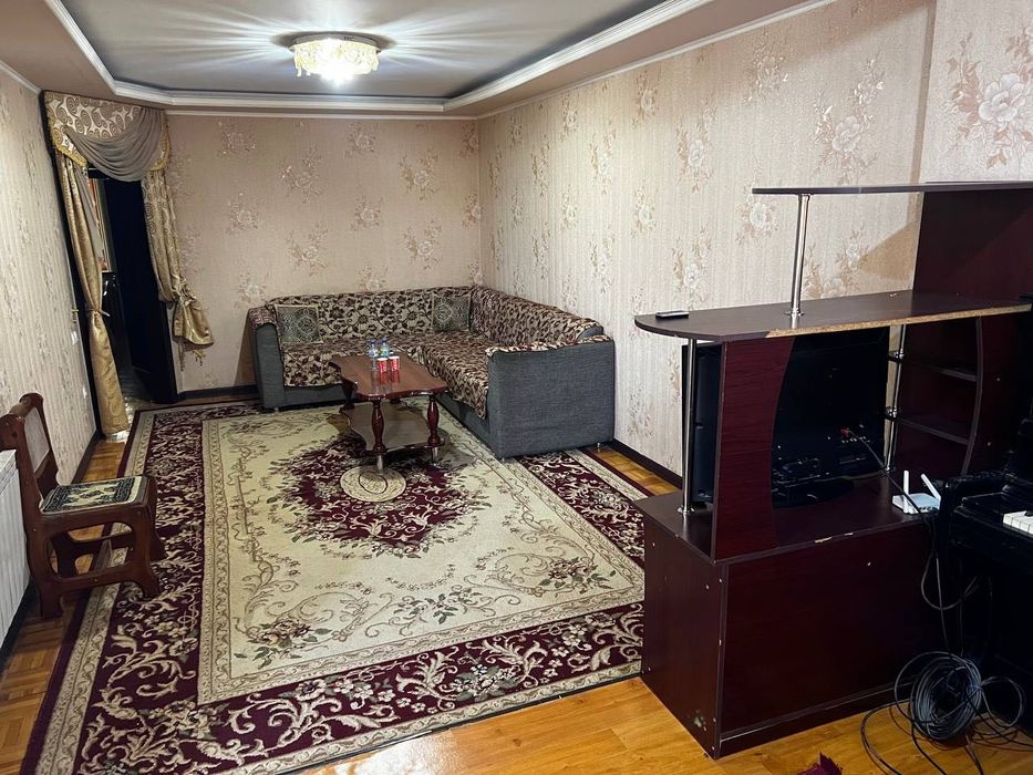 Ижарага 3 хонали уй