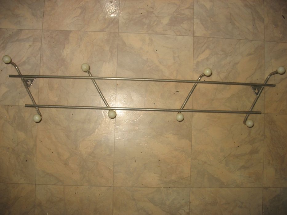 Вешалка настенная