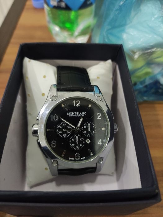 Часы наручные продам