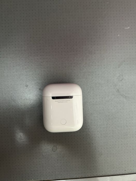 Продам Airpods 1