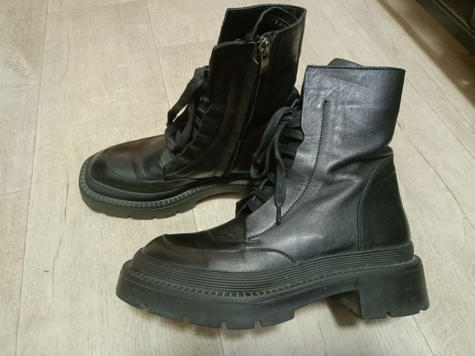 женские кожаные ботинки