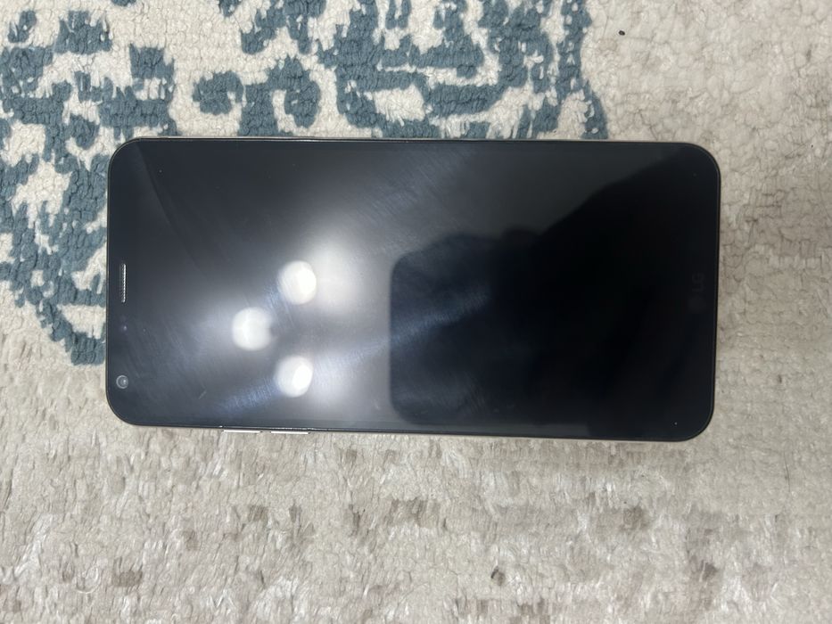 Телефон  сенсорный Lg q6 alpha