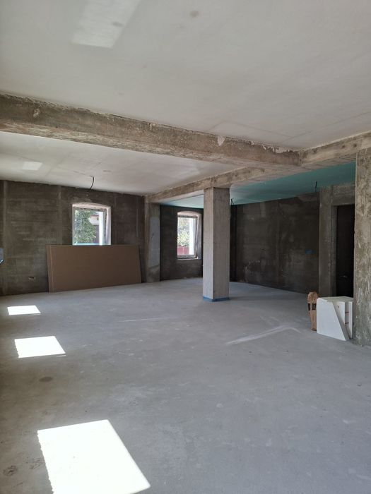 Inchiriez spatiu comercial 105 mp