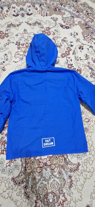 Продам . Новаю куртку.