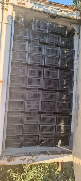 Мева яшиклар сотилади