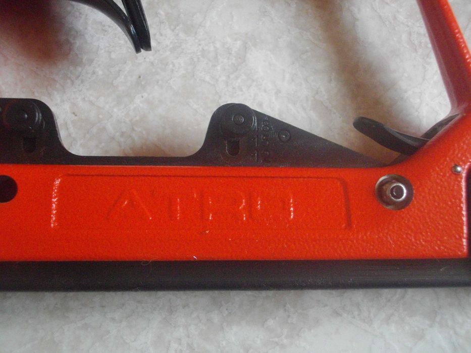 Пневматичен Такер Duo-Fast MAX за пирони до 50mm