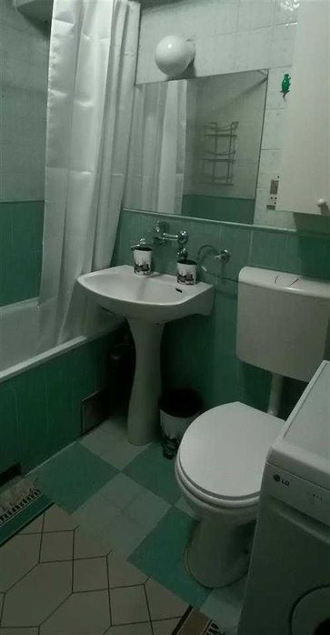 Дава се под наем Двустаен апартамент в Бургас, Братя Миладинови - 45 кв.м за 229.5 € - Снимка #2