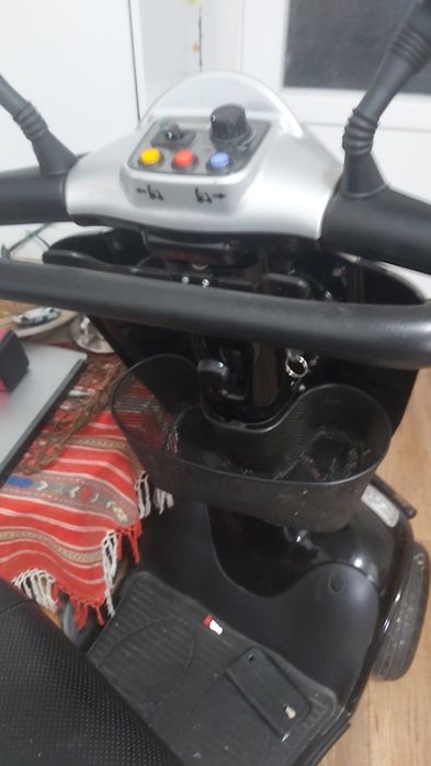 Caruț electric pentru persoane cu dizabilități