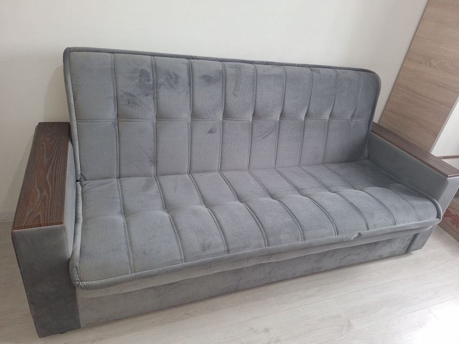 Продам диван раскладной.