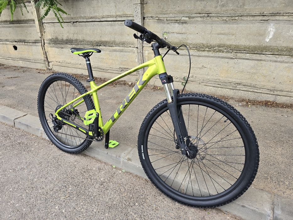 Bicicleta Trek Marlin 5 2016 roti 29" anvelope 29x2.1  mtb trekking M
