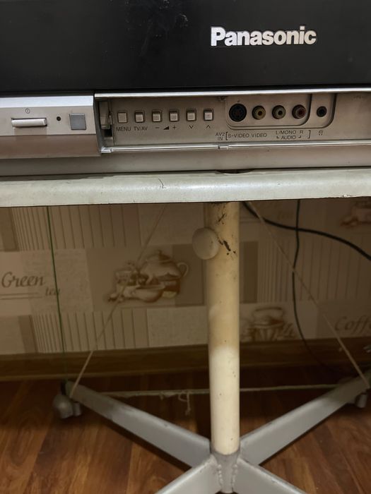 Телевизор Panasonic 82см
