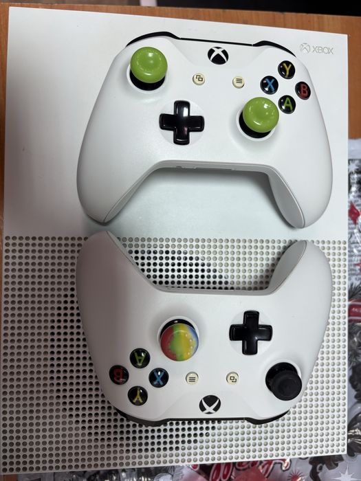 Xbox One S  500 gb в ОТС