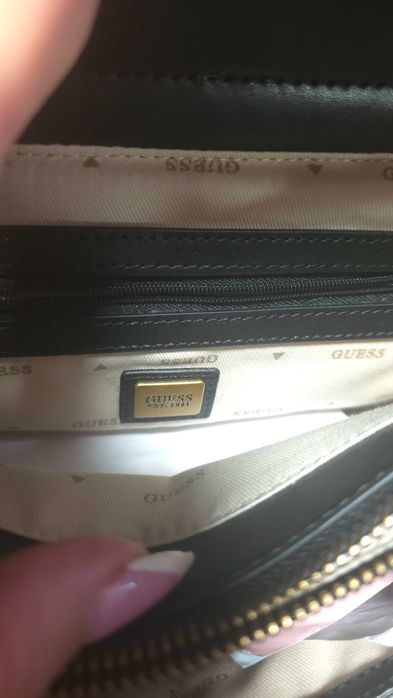 Оригинална чанта Guess