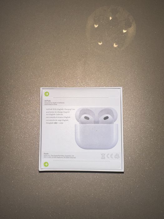 Airpods 3 2025 Noi, Sigilate