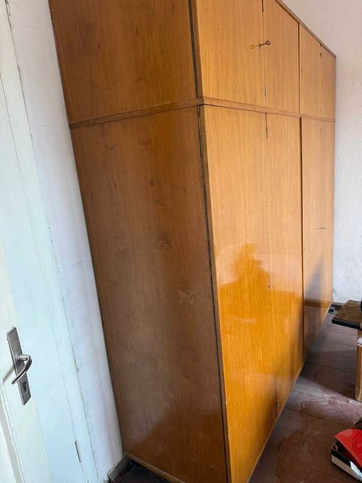 Четирикрилен гардероб с надстройка от 80- те – много запазен и изгоден