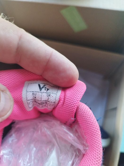 De vânzare adidași damă sau fetițe măr.34 originali