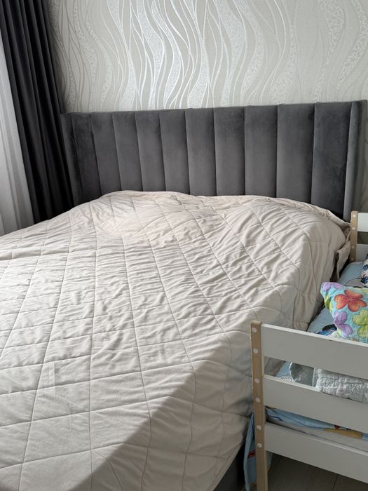 Продам б/у кровать 180*200 с ортопедическим матрасом