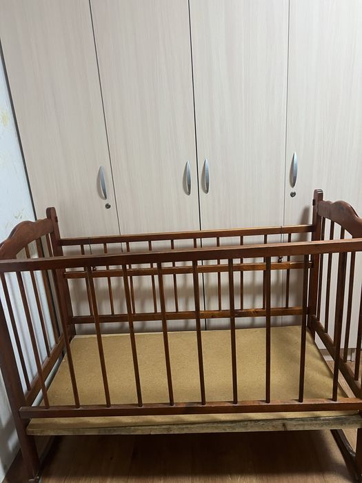 Продам детскую кровать -качалка