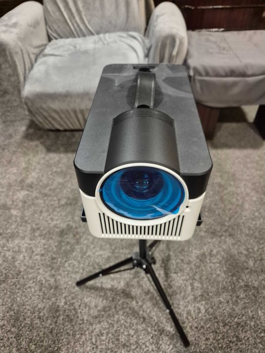 видео проектор с wifi и андройд 11.Супер резулюция ,само за 180 лева.