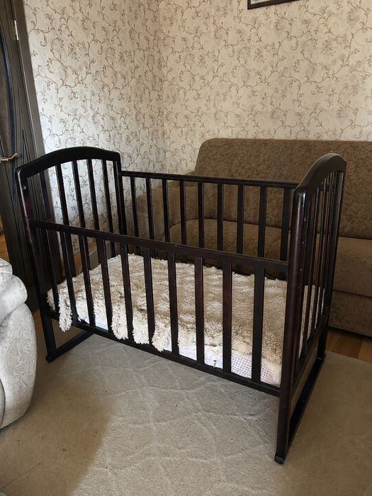 Продам детскую кроватку