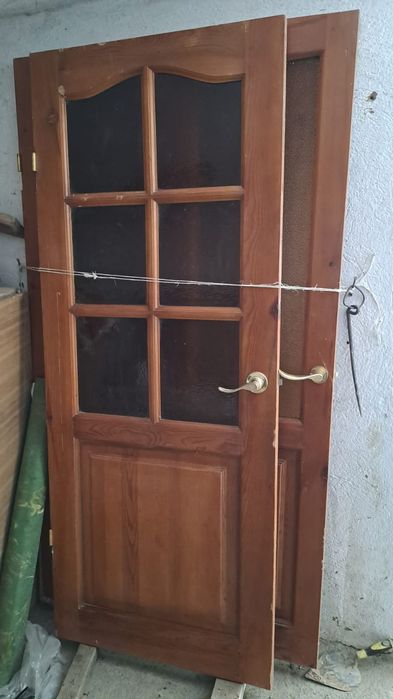 Двери из натурального дерева