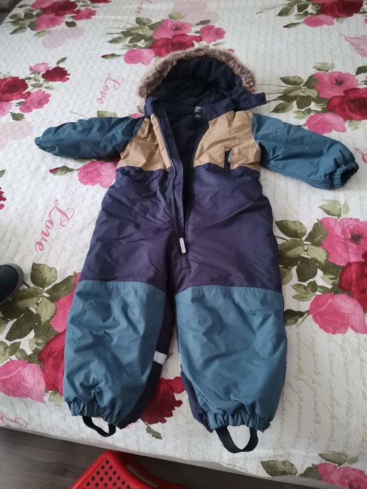 Combinizon de băieți iarna