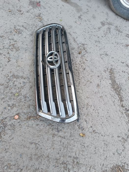 Продам решетку на тайоту