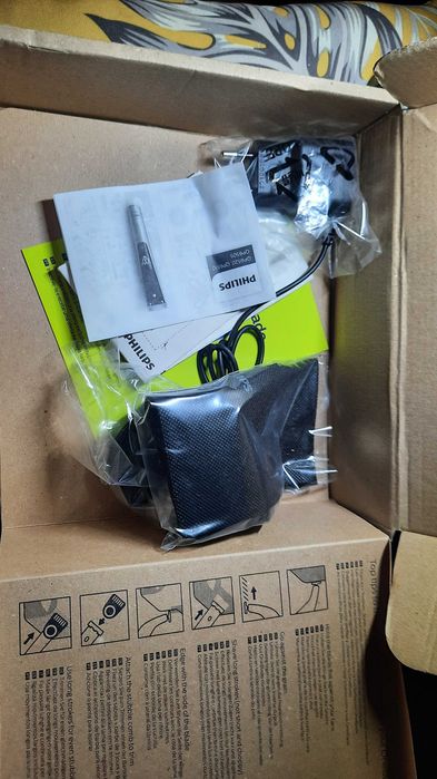 Philips QP6520/20 1xcap/1xPrecision comb/ 1x Stand incarcare/1x Husa