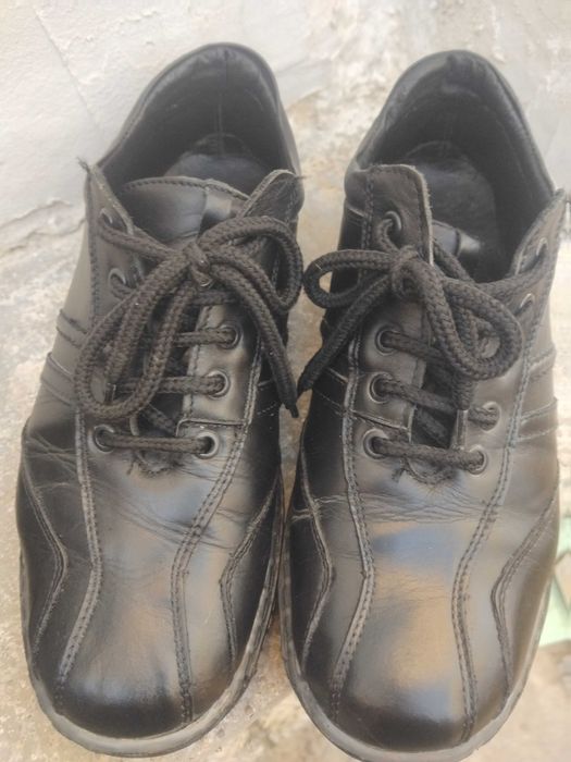 Продавам обувки от естествена кожа