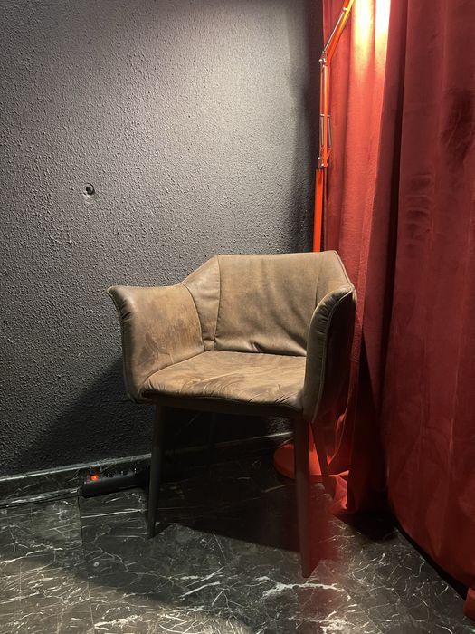 Кресло стул коричневое