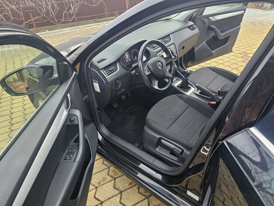 Skoda Octavia Model GreenLine,Bi-Xenon, Încălz.scaune, Navigație, Senz