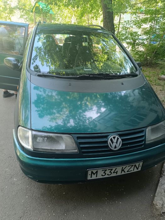 Продам машину Фольксваген шаран