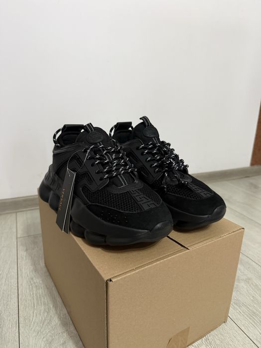 Versace chain reaction negri