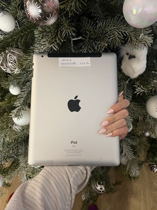 iPad 2 Apple 9.7” 32GB Wi-Fi + Cellular, funcțional, iCloud liber
