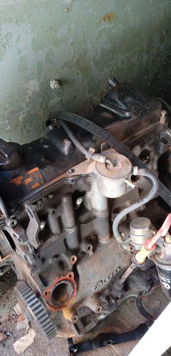 Двигатель гольф 2 . 1.6  . 60000тг