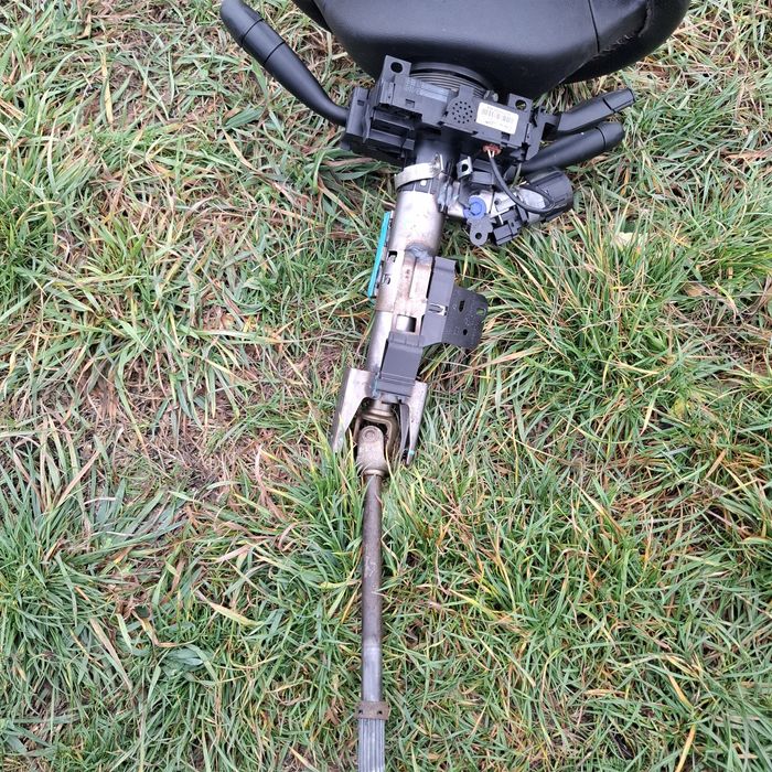 Vând piese peugeot 307 1.6 hdi